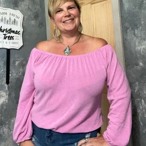 CBRAND BRUSH YOUR SHOULDERS OFF TOP - MAGENTA size small